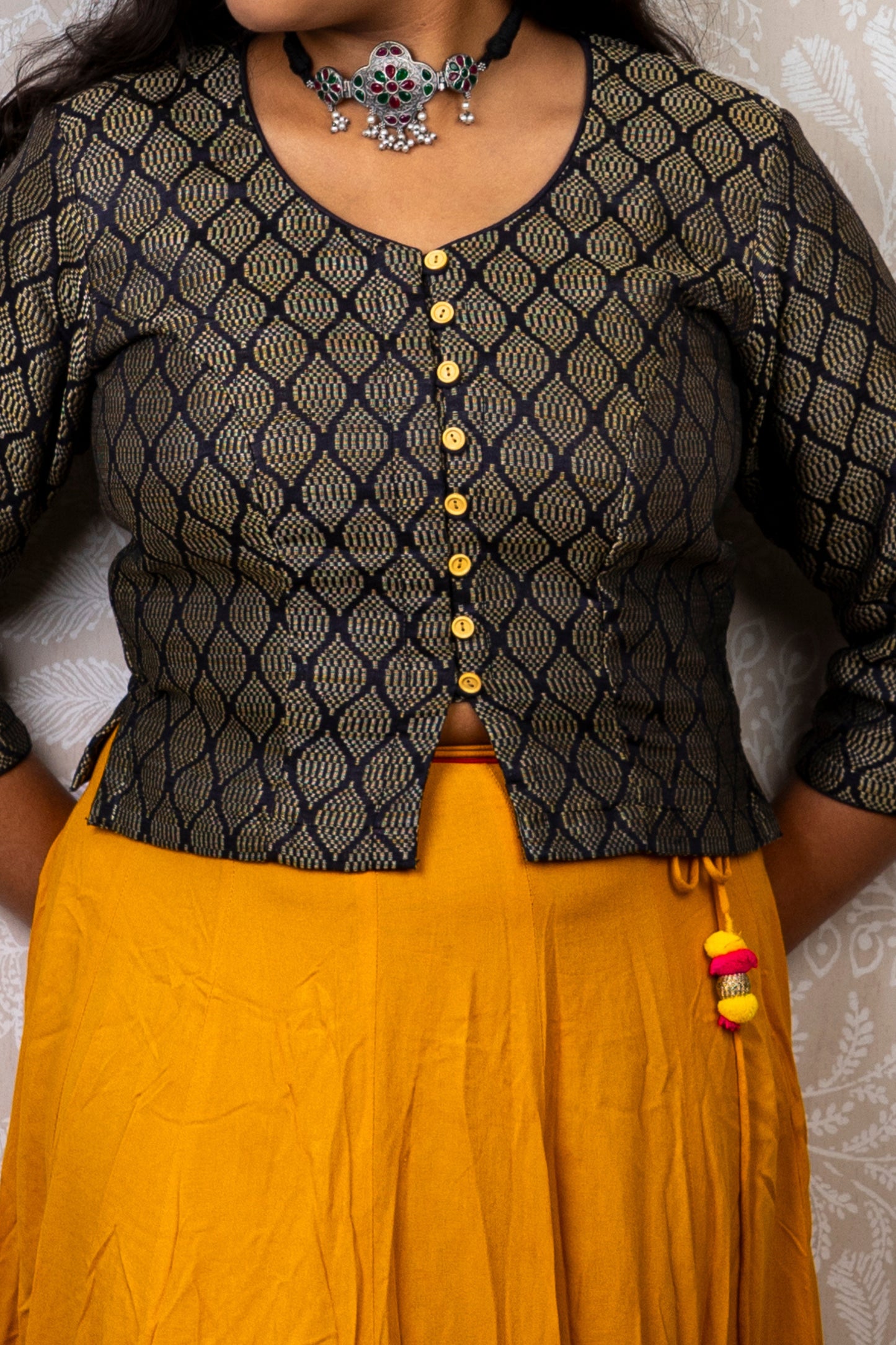 BLACK BEIGE WEAVED COTTON BLENDED BLOUSE