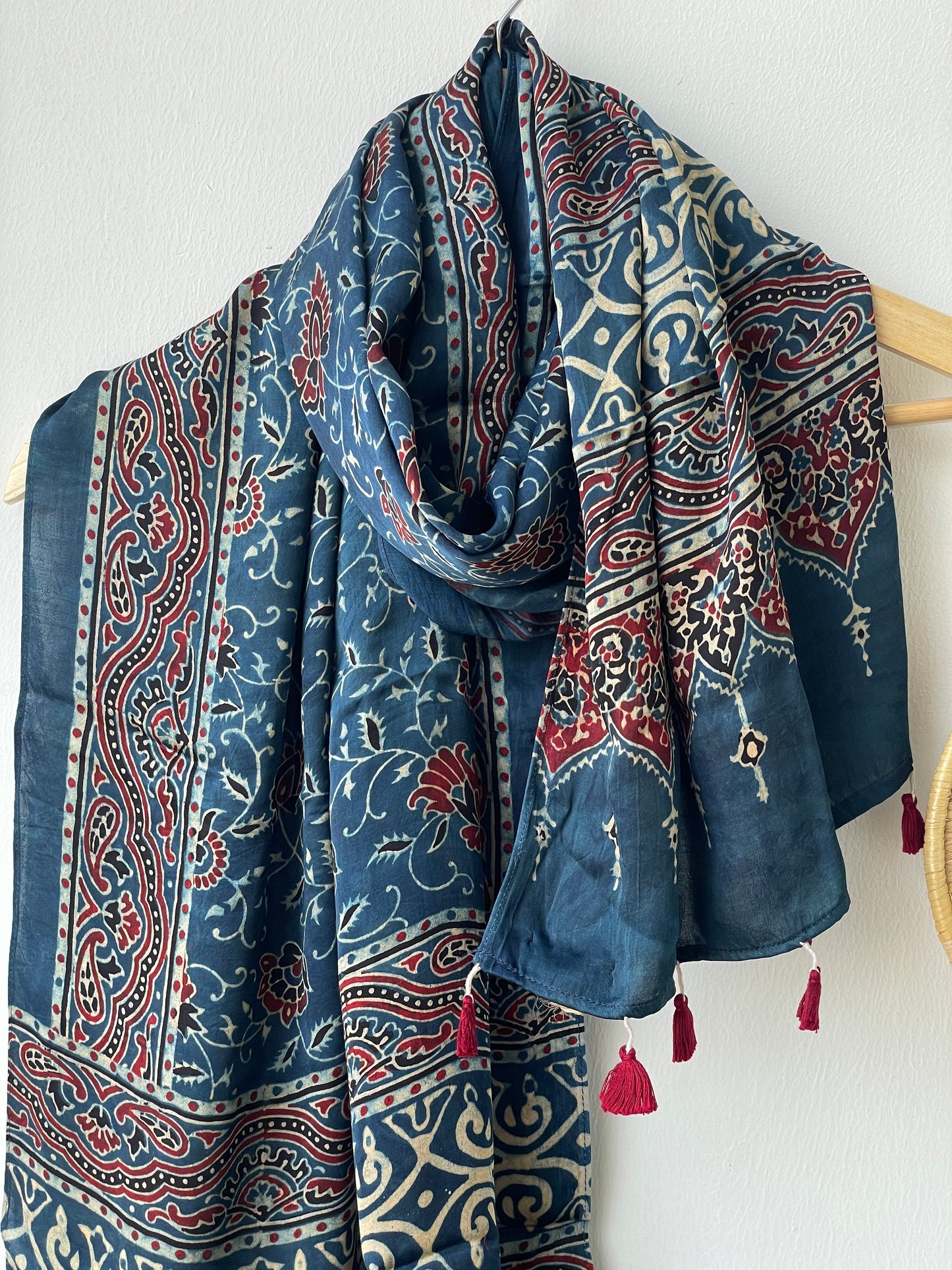 INDIGO AJRAKH PRINT MODAL STOLE