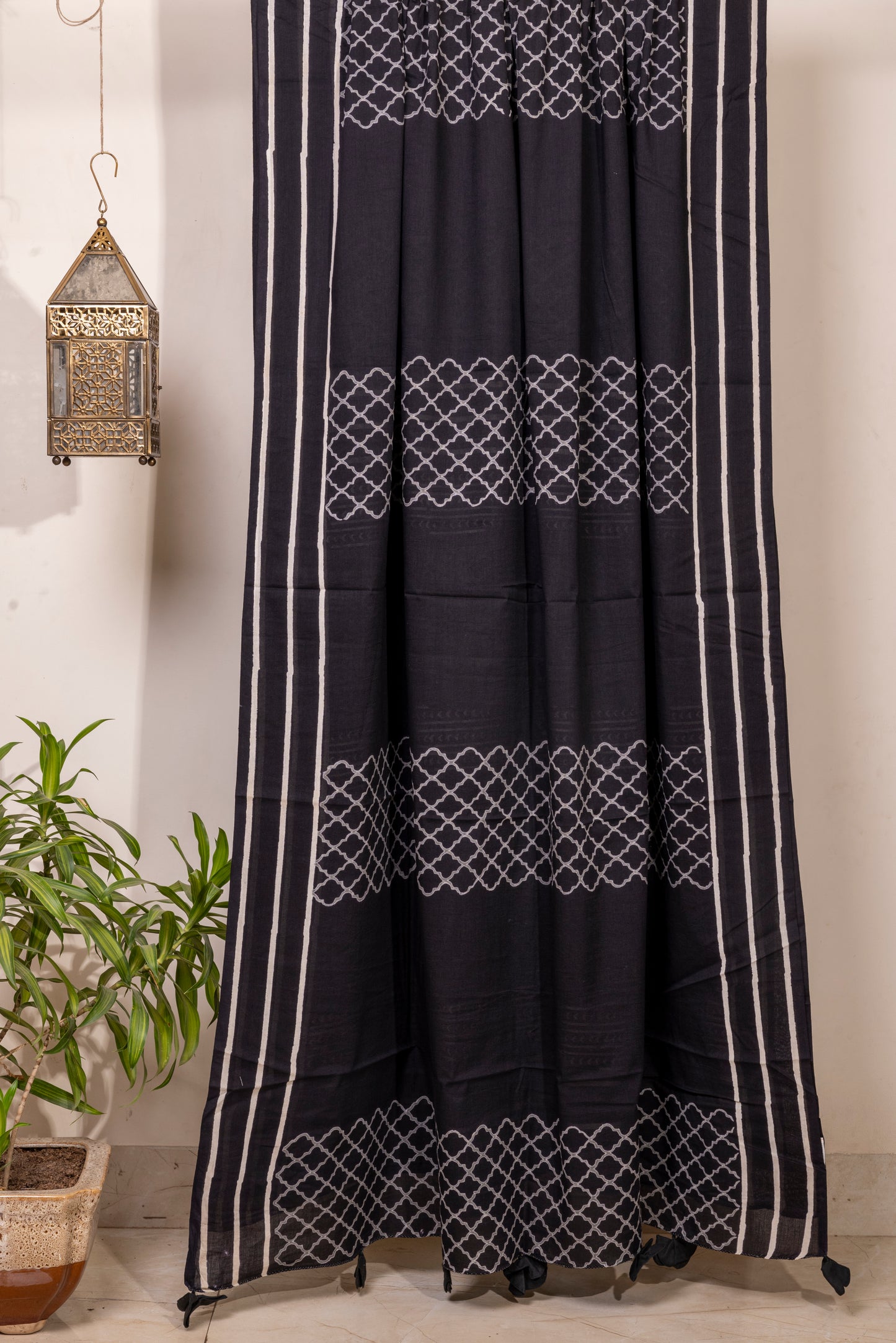 BLACK-WHITE GEOMETRIC PATTERN BLOCK PRINT COTTON SARI