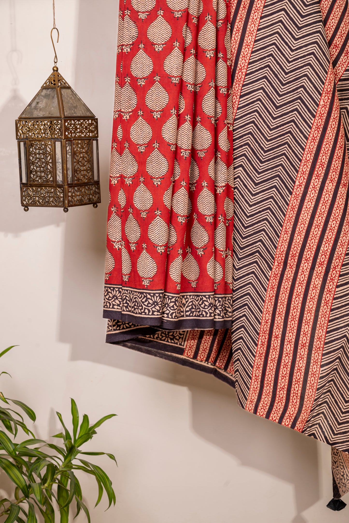 RED-WHITE MOTIF BLOCK PRINT COTTON SARI