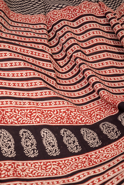 BLACK-RED WHITE FLOWER BLOCK PRINT SARI